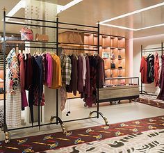 服裝店面設(shè)計案例賞析與商業(yè)零售素材資源全攻略